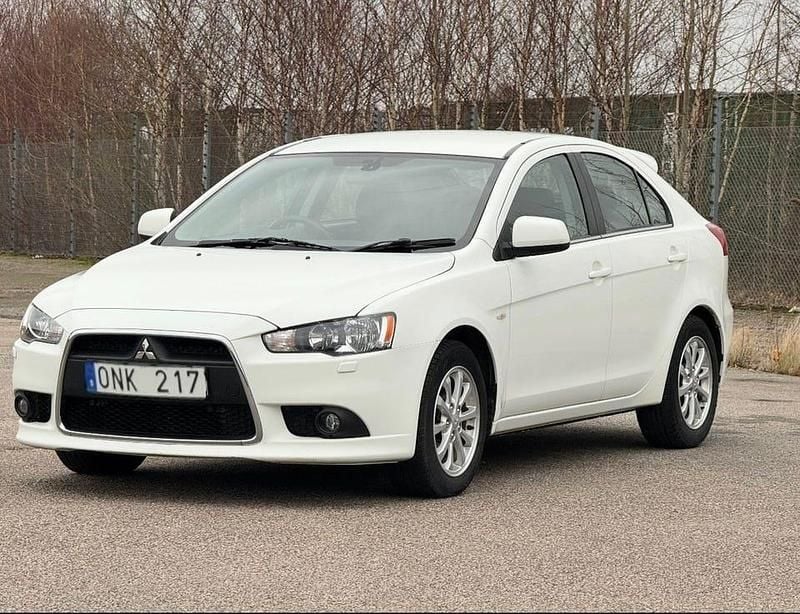 Begagnad Mitsubishi Lancer Sportback 140 HK (102 kW) 2011