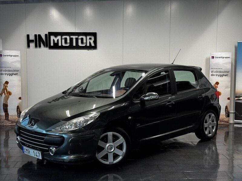 Grå Begagnad 2006 Peugeot 307 Halvkombi | 29 900 kr (Lite dyr) - Bild 1/4