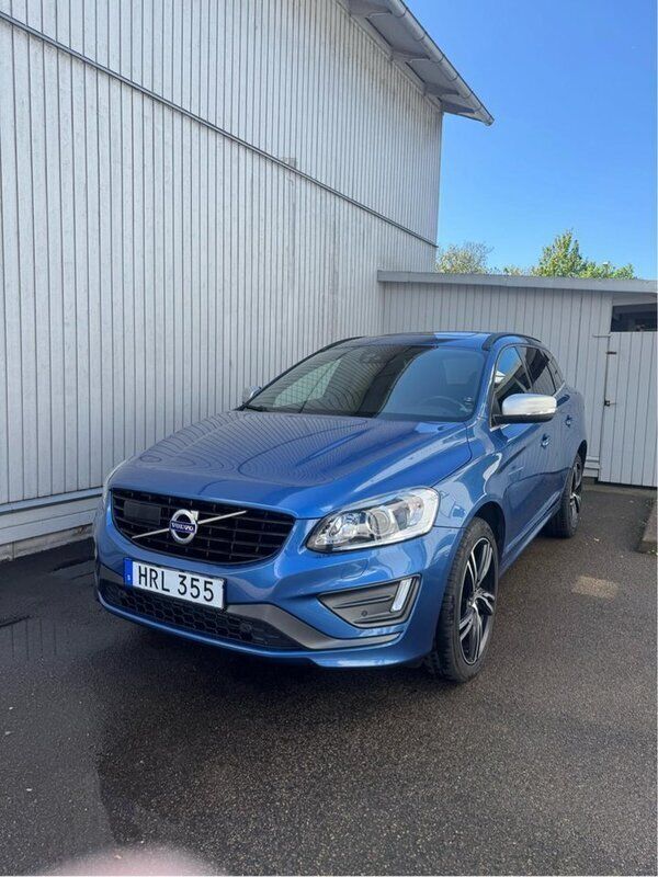 Blå Begagnad 2017 Volvo XC60 R-Design SUV | 230 000 kr (Bra pris) - Bild 1/4