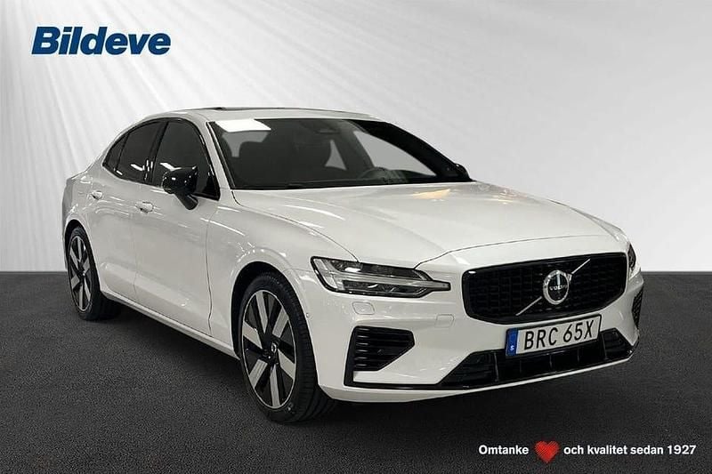 Vit Begagnad 2024 Volvo S60 Plus Sedan | 449 900 kr - Bild 1/4