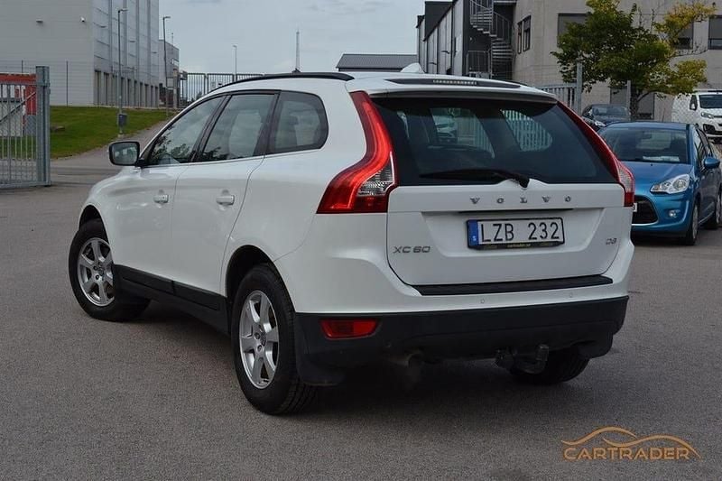 Begagnad Volvo XC60 Momentum 163 HK (119 kW) 2012 Vit SUV
