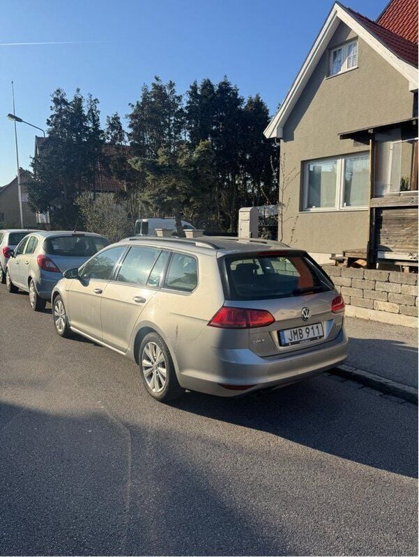 Silver Begagnad 2014 VW Golf VII Kombi | 77 000 kr (Marknadspris) - Bild 1/3