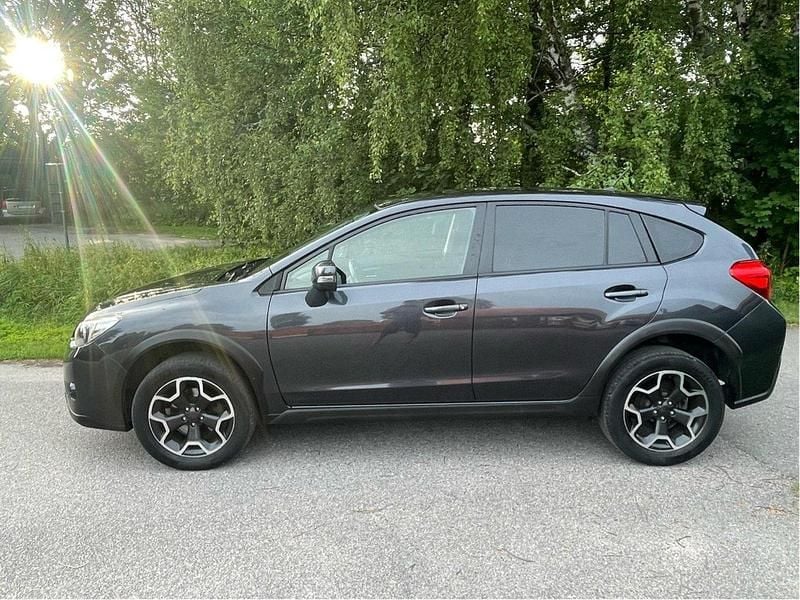 Grå Begagnad 2013 Subaru XV SUV | 89 000 kr (Marknadspris) - Bild 1/4