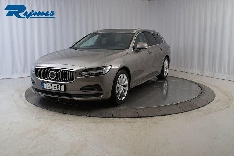 Grå Begagnad 2021 Volvo V90 Momentum Kombi | 349 900 kr (Marknadspris) - Bild 1/4