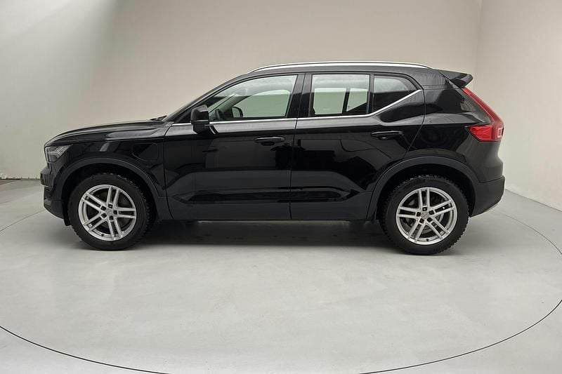 Begagnad Volvo XC40 Inscription 211 HK (155 kW) 2022 Svart SUV