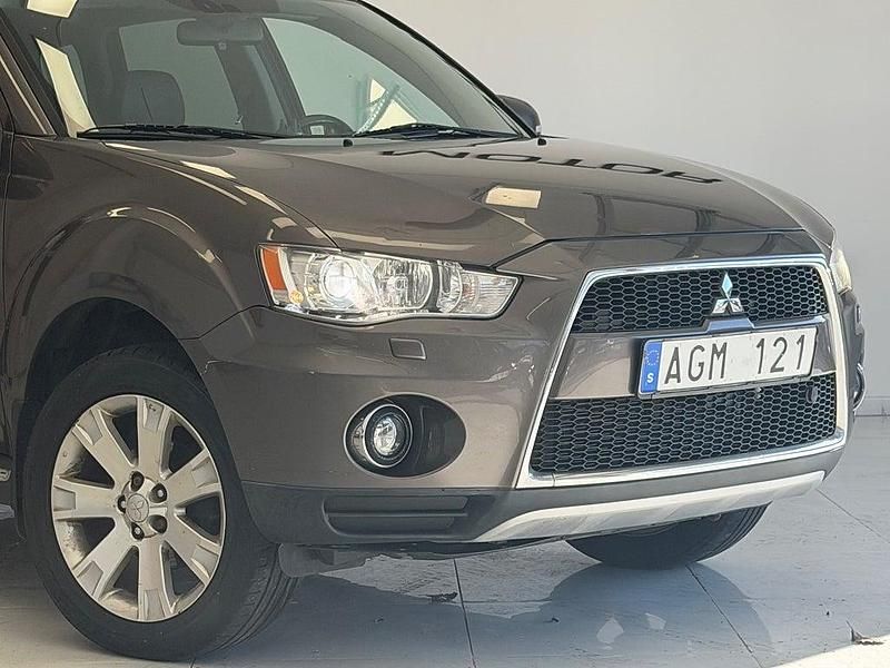 Begagnad Mitsubishi Outlander 170 HK (125 kW) 2010 Brun SUV