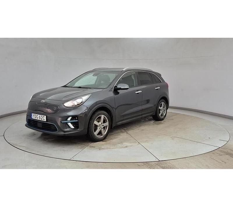 Grå Begagnad 2019 Kia e-Niro Advance SUV | 169 900 kr (Marknadspris) - Bild 1/4