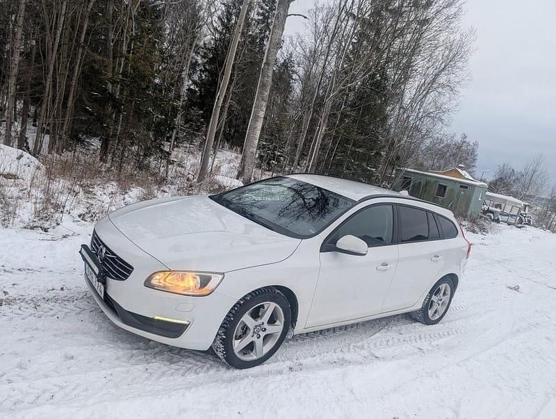 Begagnad 2014 Volvo V60 Kombi | 89 500 kr (Bra pris) - Bild 1/3