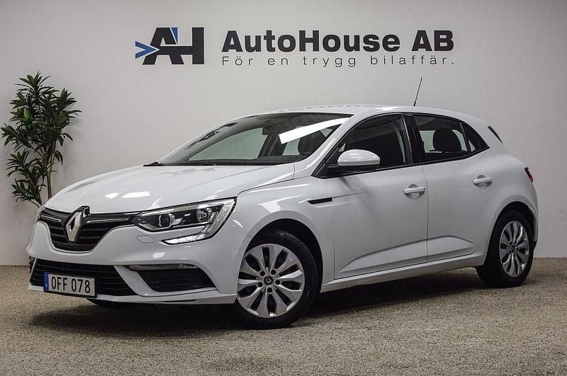 Vit Begagnad 2016 Renault Mégane IV Life Halvkombi | 109 000 kr (Marknadspris) - Bild 1/4