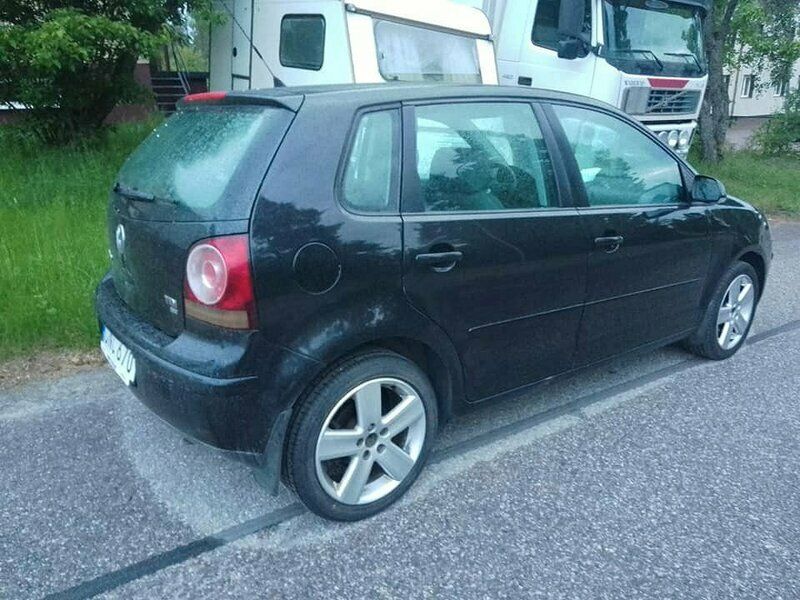 Begagnad VW Polo Comfortline 80 HK (58 kW) 2008 Svart Halvkombi