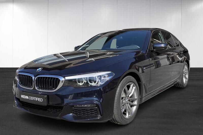 Svart Begagnad 2020 BMW 520 M Sport Sedan | 359 900 kr (Superpris) - Bild 1/4