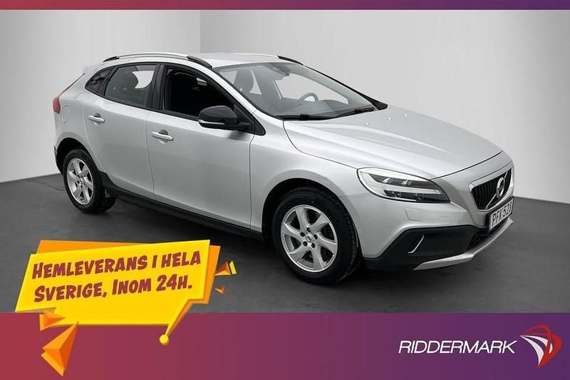 Silver Begagnad 2017 Volvo V40 CC Momentum Kombi | 164 900 kr (Bra pris) - Bild 1/3