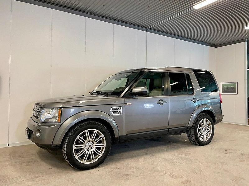Grå Begagnad 2011 Land Rover Discovery 4 HSE SUV | 239 900 kr - Bild 1/4