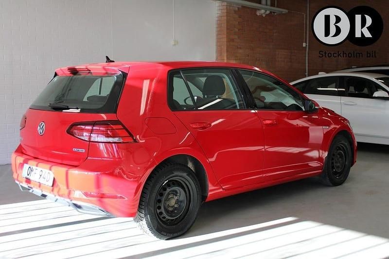 Begagnad VW Golf VII 131 HK (96 kW) 2019 Vit