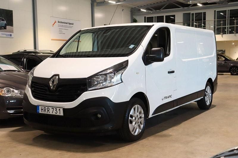 Vit Begagnad 2018 Renault Trafic Van | 119 900 kr (Marknadspris) - Bild 1/4