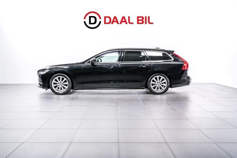 Svart Begagnad 2020 Volvo V90 Momentum Kombi | 219 700 kr (Superpris) - Bild 1/4
