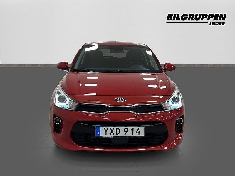Begagnad Kia Rio Advance 84 HK (61 kW) 2018 Röd Halvkombi