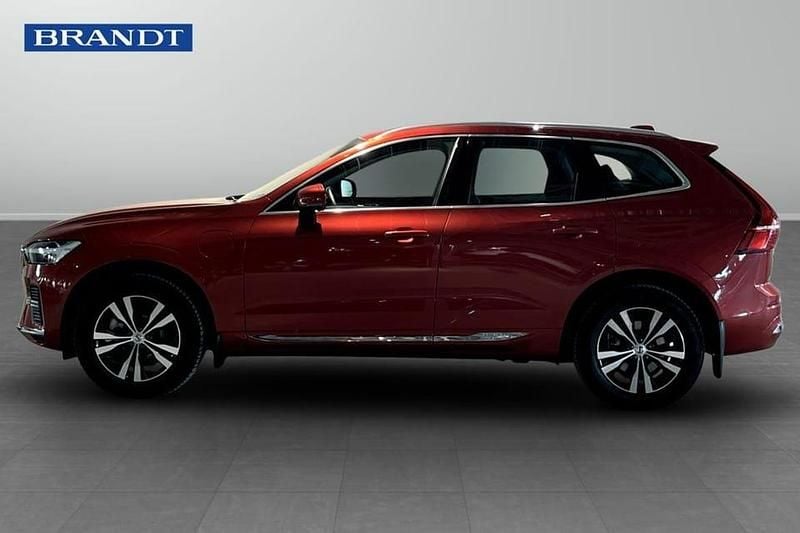 Begagnad Volvo XC60 Core 355 HK (261 kW) 2024 Röd SUV
