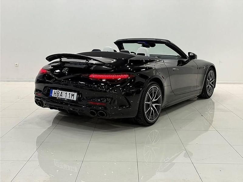 Begagnad Mercedes SL43 AMG AMG 381 HK (280 kW) 2023 Svart Cab