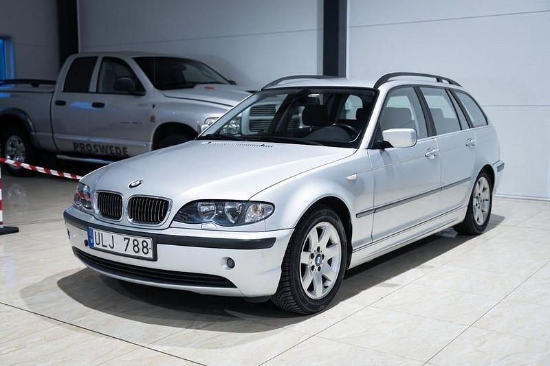 Begagnad BMW 320 170 HK (125 kW) 2003 Ljusgrå Kombi