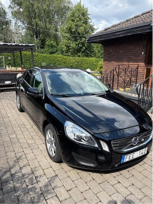 Svart Begagnad 2011 Volvo S60 Momentum Sedan | 62 000 kr (Bra pris) - Bild 1/4