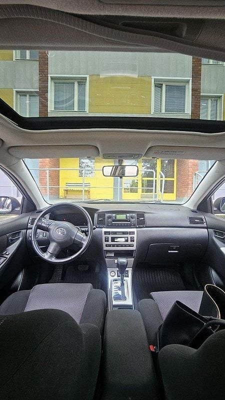 Silver Begagnad 2006 Toyota Corolla Halvkombi | 49 900 kr (Marknadspris) - Bild 1/4