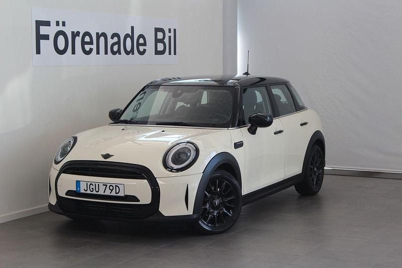 Vit Begagnad 2022 Mini Cooper Halvkombi | 269 000 kr (Lite dyr) - Bild 1/4