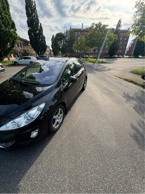Svart Begagnad 2010 Peugeot 308 Halvkombi | 23 000 kr (Superpris) - Bild 1/4