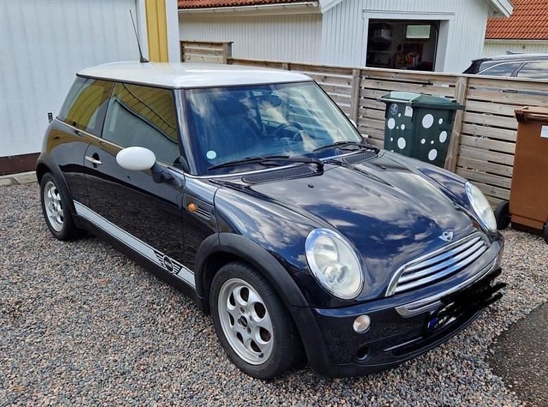 Svart Begagnad 2006 Mini Cooper Halvkombi | 33 000 kr (Superpris) - Bild 1/1