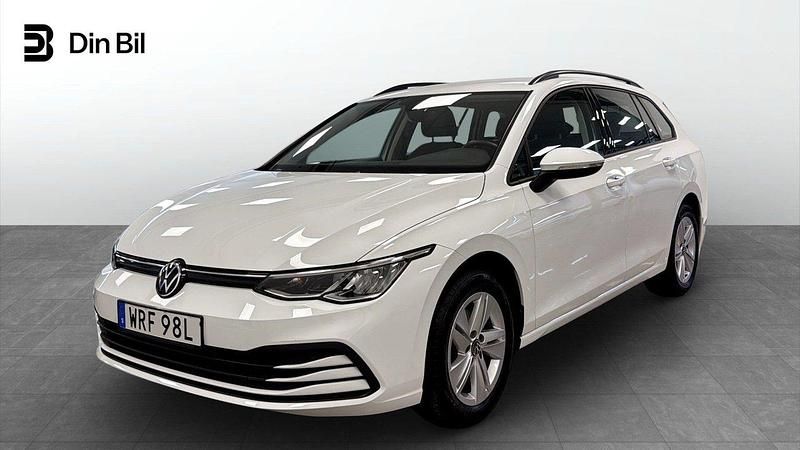 Vit Begagnad 2021 VW Golf VIII Life Kombi | 269 900 kr (Marknadspris) - Bild 1/4