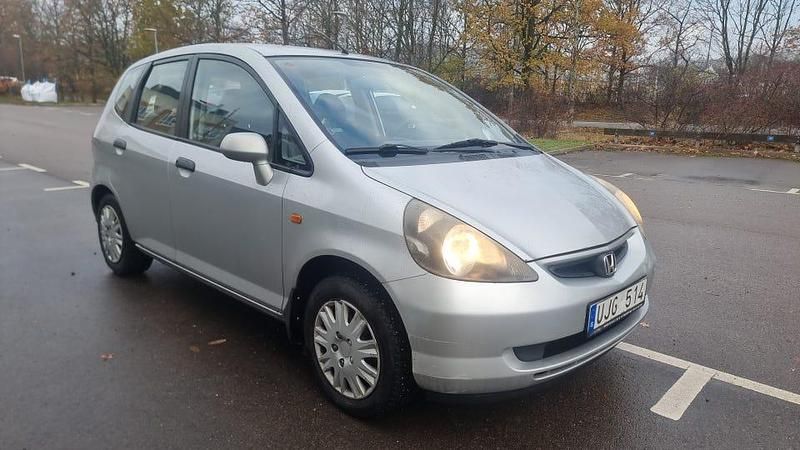 Begagnad 2003 Honda Jazz Halvkombi | 29 500 kr (Marknadspris) - Bild 1/4
