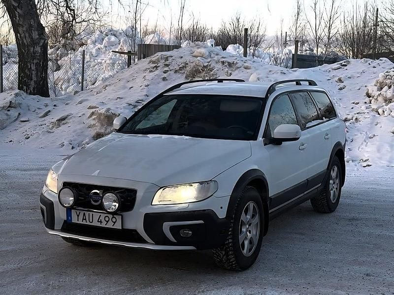 Vit Begagnad 2016 Volvo XC70 Kombi | 99 999 kr (Dyr) - Bild 1/4