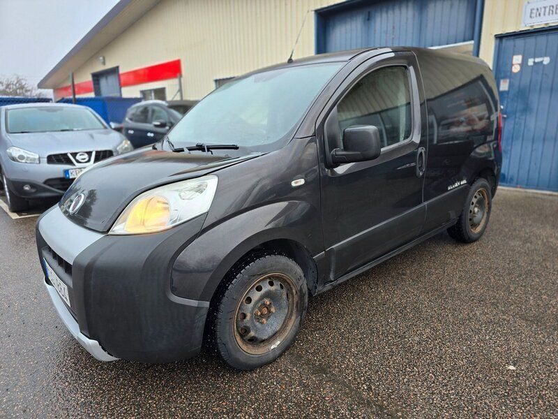 Grå Begagnad 2012 Fiat Fiorino Minibuss | 49 900 kr - Bild 1/4