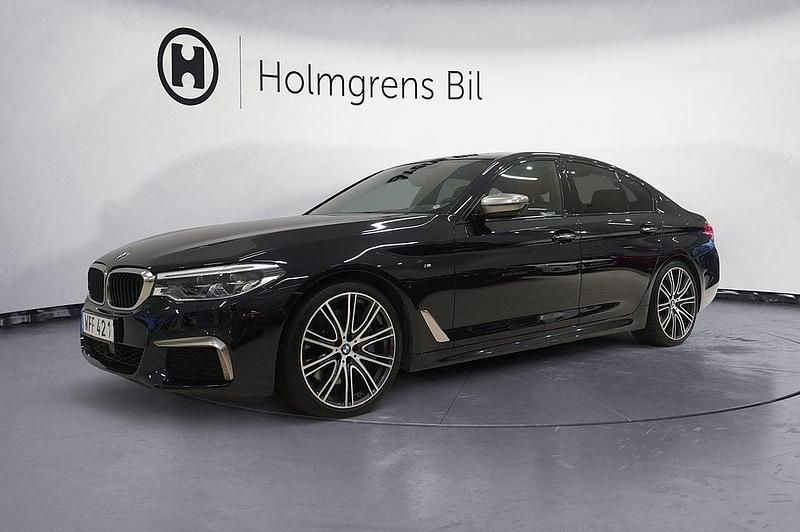 Svart Begagnad 2018 BMW M550 Comfort Edition Sedan | 489 900 kr (Dyr) - Bild 1/4