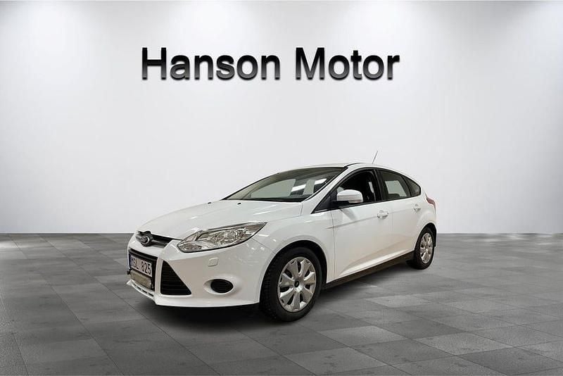 Vit Begagnad 2012 Ford Focus Trend Halvkombi | 79 000 kr (Dyr) - Bild 1/4
