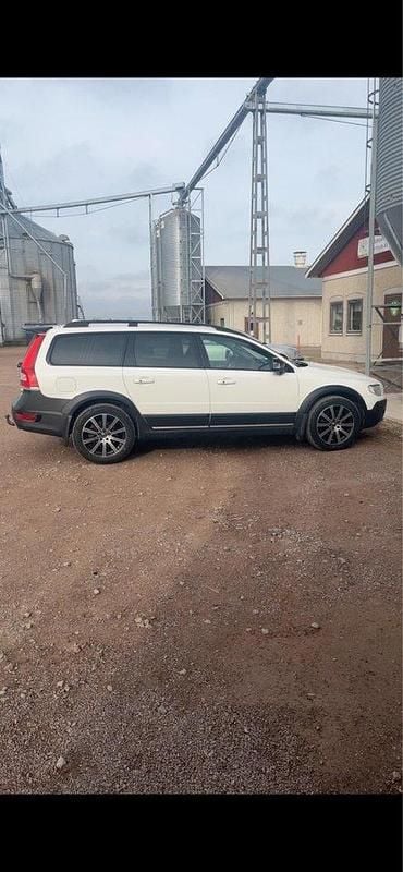 Vit Begagnad 2016 Volvo XC70 Standard SUV | 180 000 kr (Marknadspris) - Bild 1/1