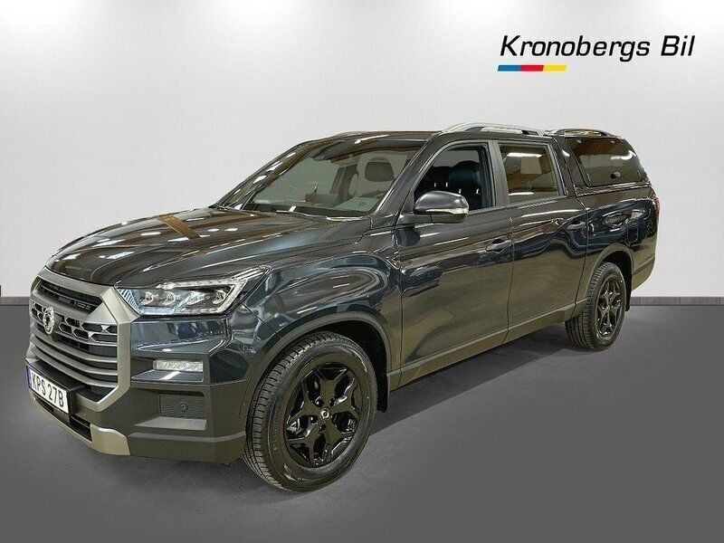 Grå Ny 2024 Ssangyong Musso Sedan | 637 375 kr - Bild 1/4