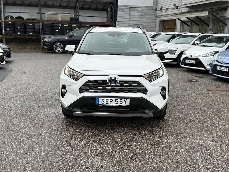 Vit Begagnad 2020 Toyota RAV4 Hybrid Active SUV | 249 900 kr - Bild 1/4