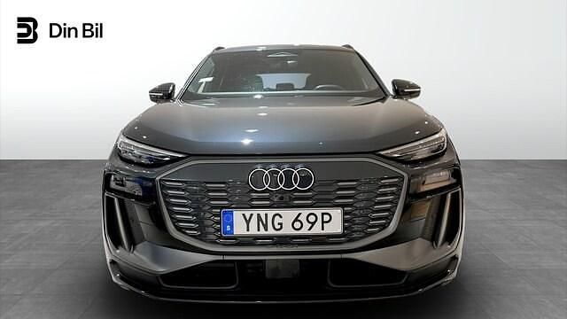 Begagnad Audi Q6 e-tron Performance 239 kW (326 HK) 2025 Grå (manhattangrå metallic) SUV