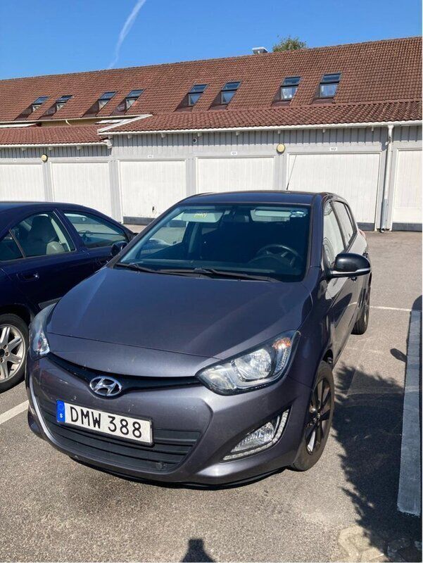 Grå Begagnad 2015 Hyundai i20 Select Halvkombi | 65 000 kr (Bra pris) - Bild 1/3