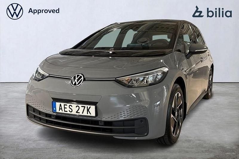 Grå Begagnad 2022 VW ID.3 Pro Performance Halvkombi | 274 900 kr (Marknadspris) - Bild 1/3