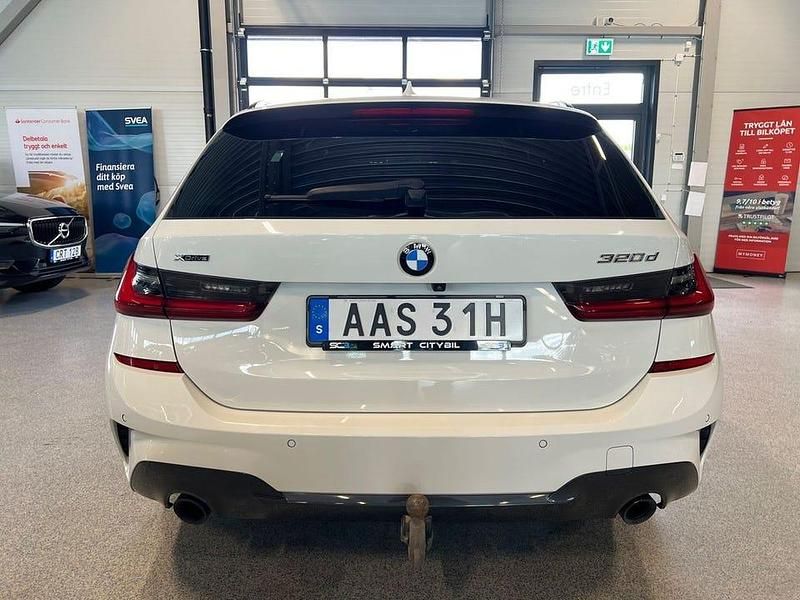 Begagnad BMW 320 M Sport 191 HK (140 kW) 2021 Vit Kombi