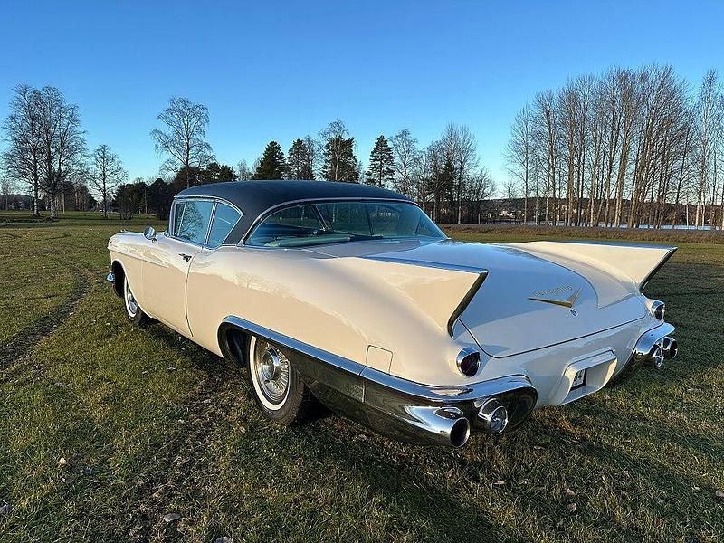 Vit Begagnad 1957 Cadillac Eldorado Sportkupé | 495 000 kr - Bild 1/4