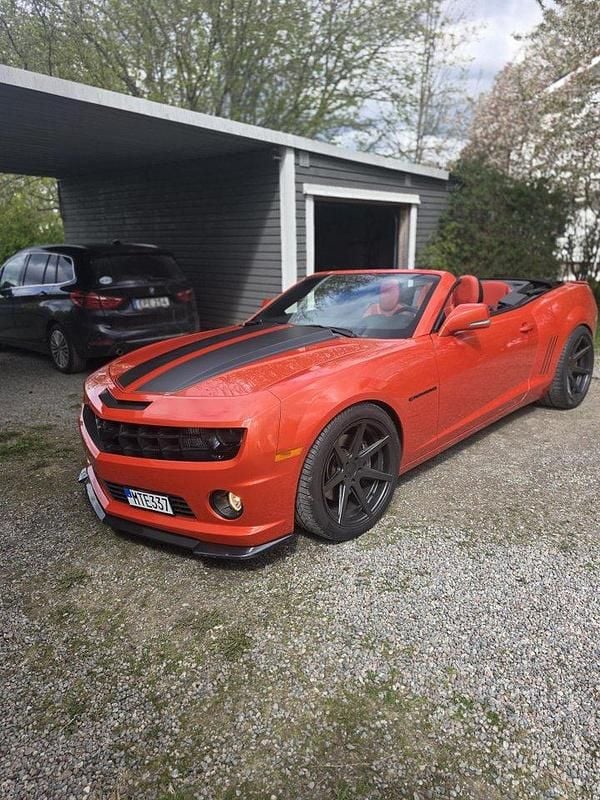 Orange Begagnad 2012 Chevrolet Camaro SS Cab | 350 000 kr (Marknadspris) - Bild 1/4