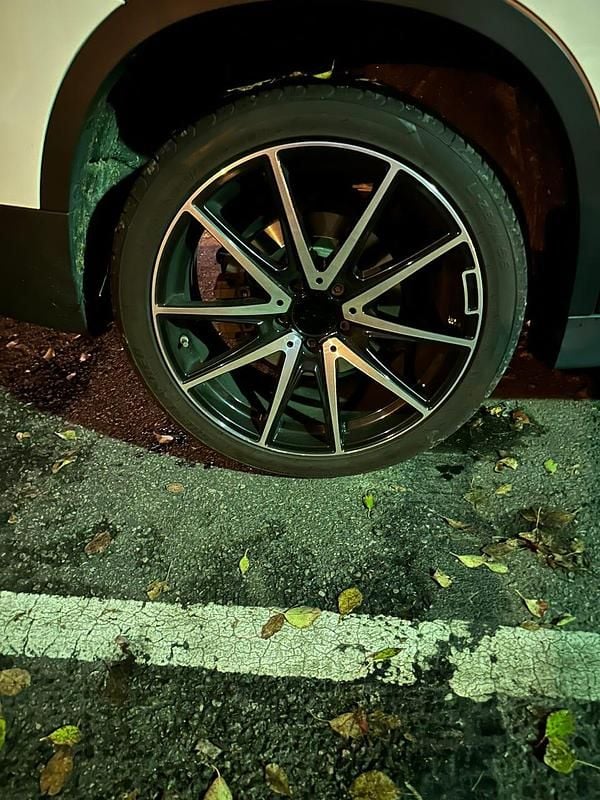 Begagnad 2016 BMW X1 SUV | 235 000 kr (Bra pris) - Bild 1/4