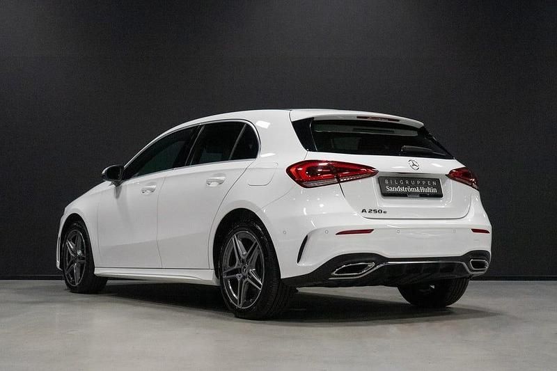 Begagnad Mercedes A250 Advanced 218 HK (160 kW) 2023 Polarvit