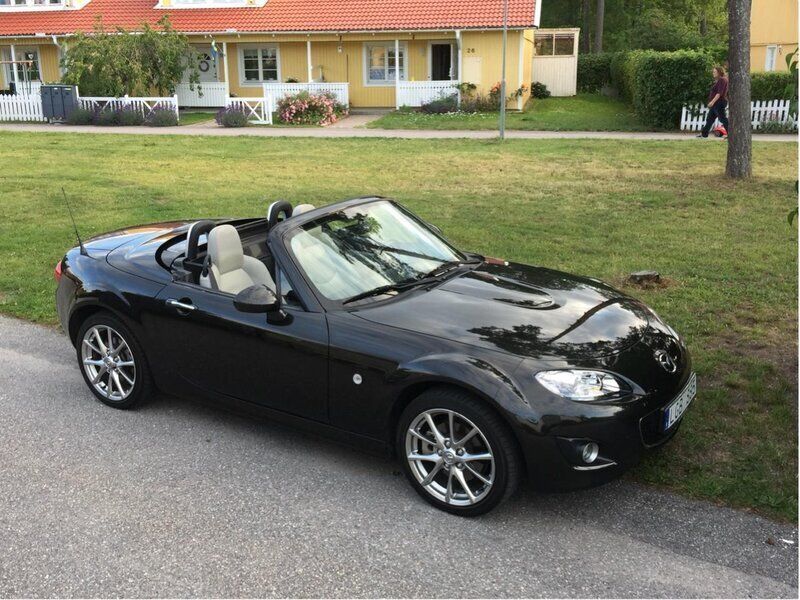Svart Begagnad 2011 Mazda MX5 Cab | 145 000 kr (Bra pris) - Bild 1/4