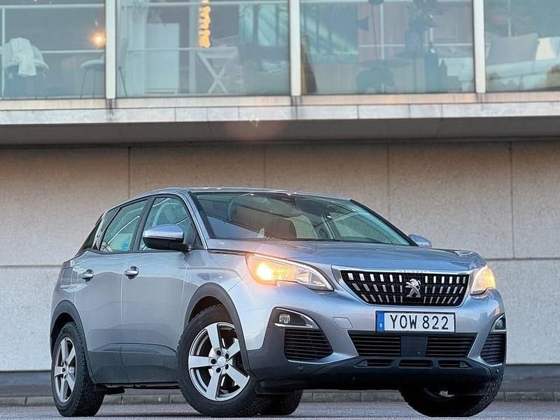 Grå Begagnad 2017 Peugeot 3008 Active SUV | 159 900 kr (Marknadspris) - Bild 1/4