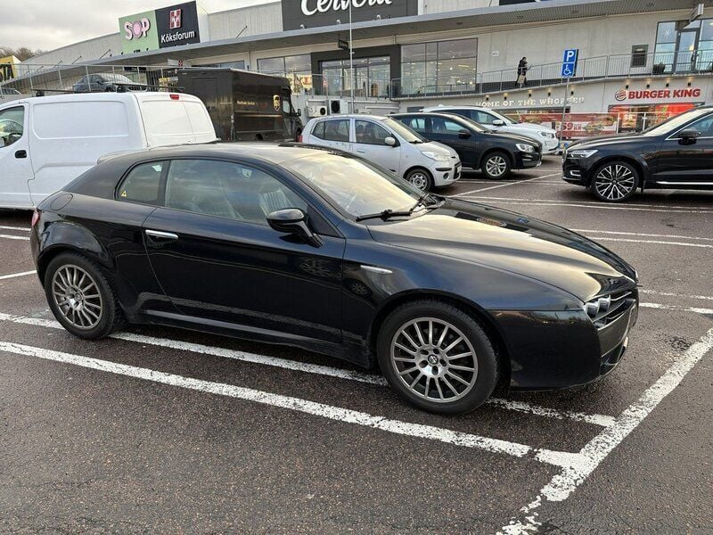 Svart Begagnad 2006 Alfa Romeo Brera Sportkupé | 50 000 kr - Bild 1/1