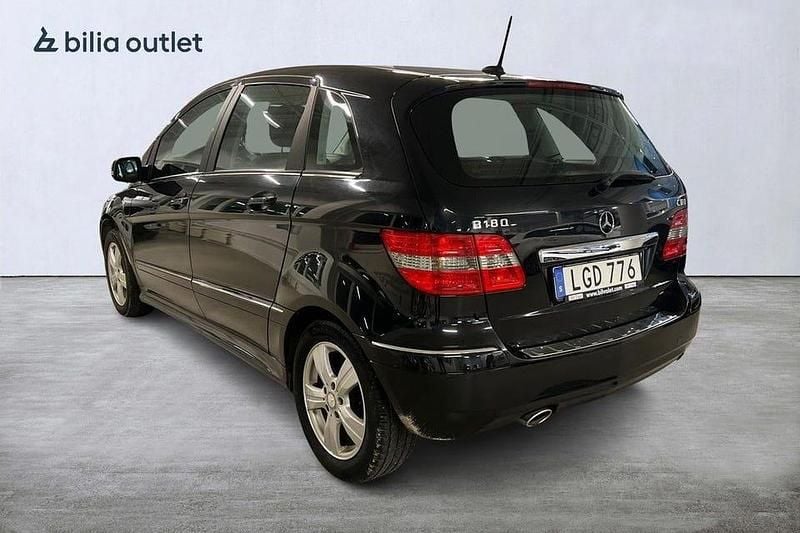 Begagnad Mercedes B180 109 HK (80 kW) 2011 Svart Minibuss